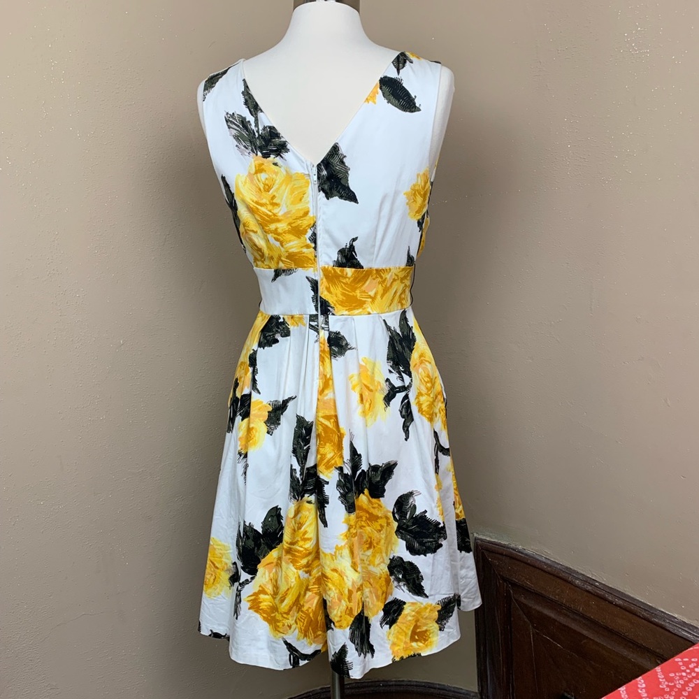 Corey P Sz 12 sleeveless Rose Pattern Dress - Picture 2 of 7